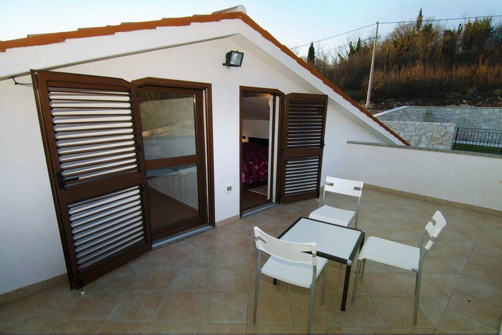 Villa Lara Karojba Room photo