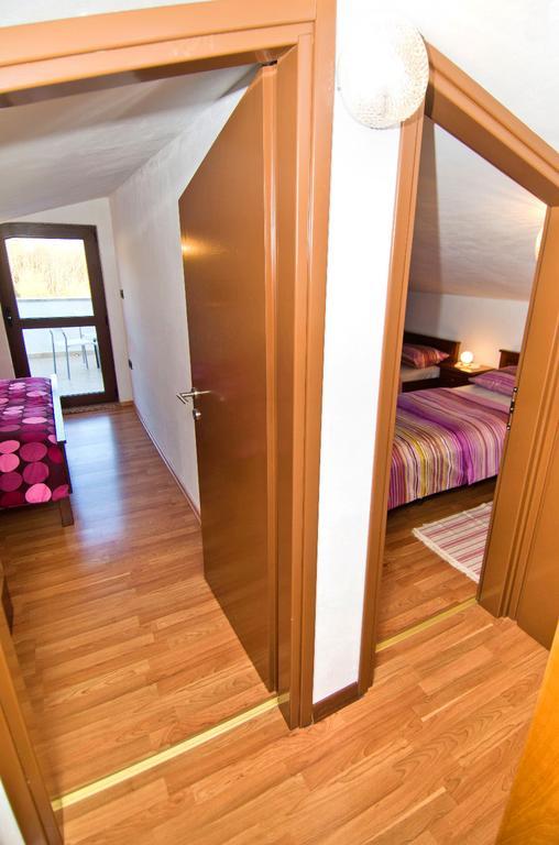 Villa Lara Karojba Room photo